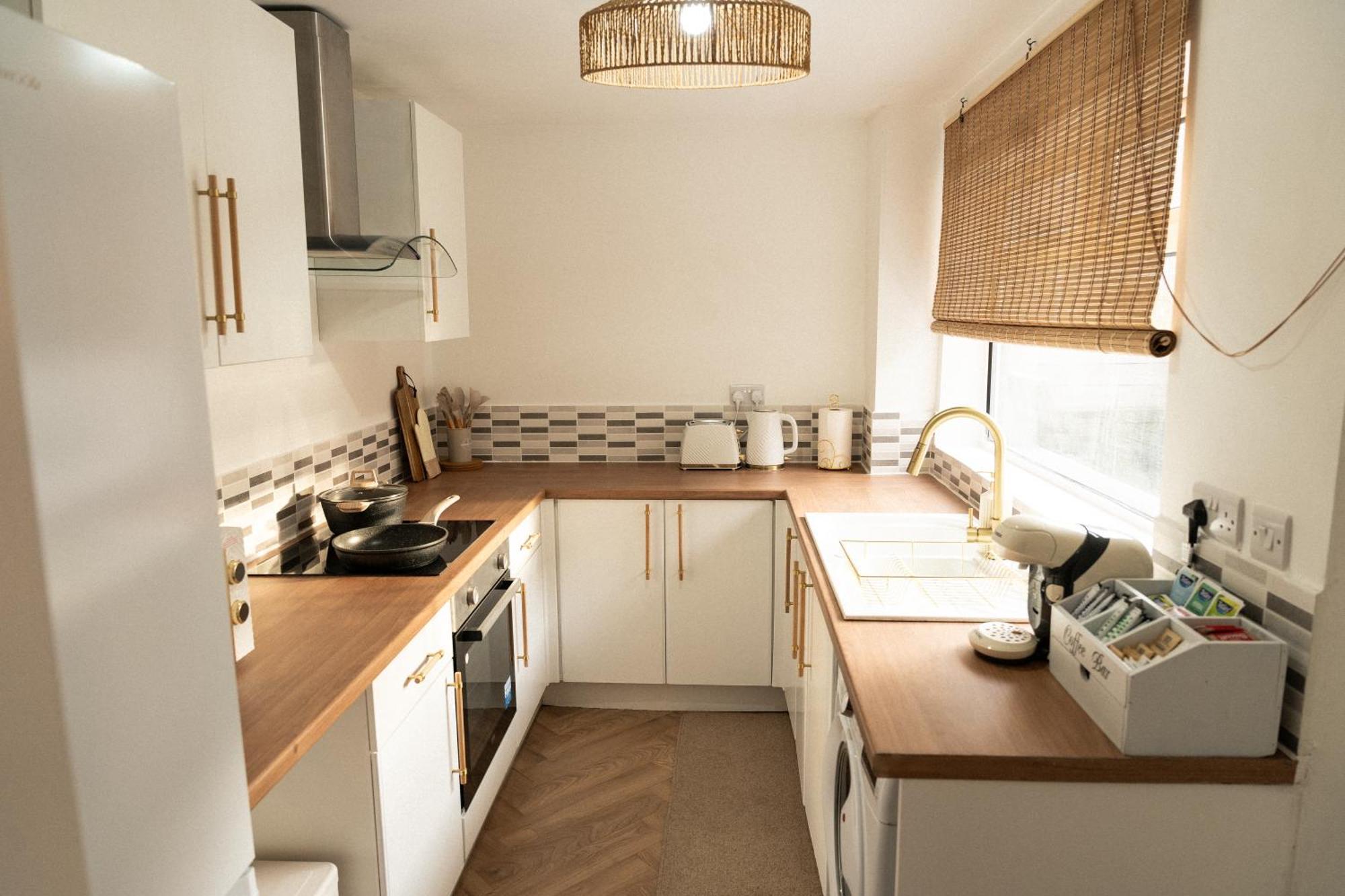 2 Bedroom Cozy Sleeps 6 With 1gb Wi-fi Near Durham & Darlington-kynren Spennymoor